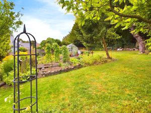 REAR GAREN & VEGETABLE PLOT- click for photo gallery